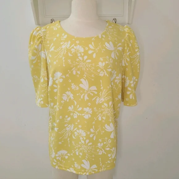 Mellóday Golden Yellow & White Floral Short Puff Sleeve Blouse Sz L NWT - Picture 2 of 16